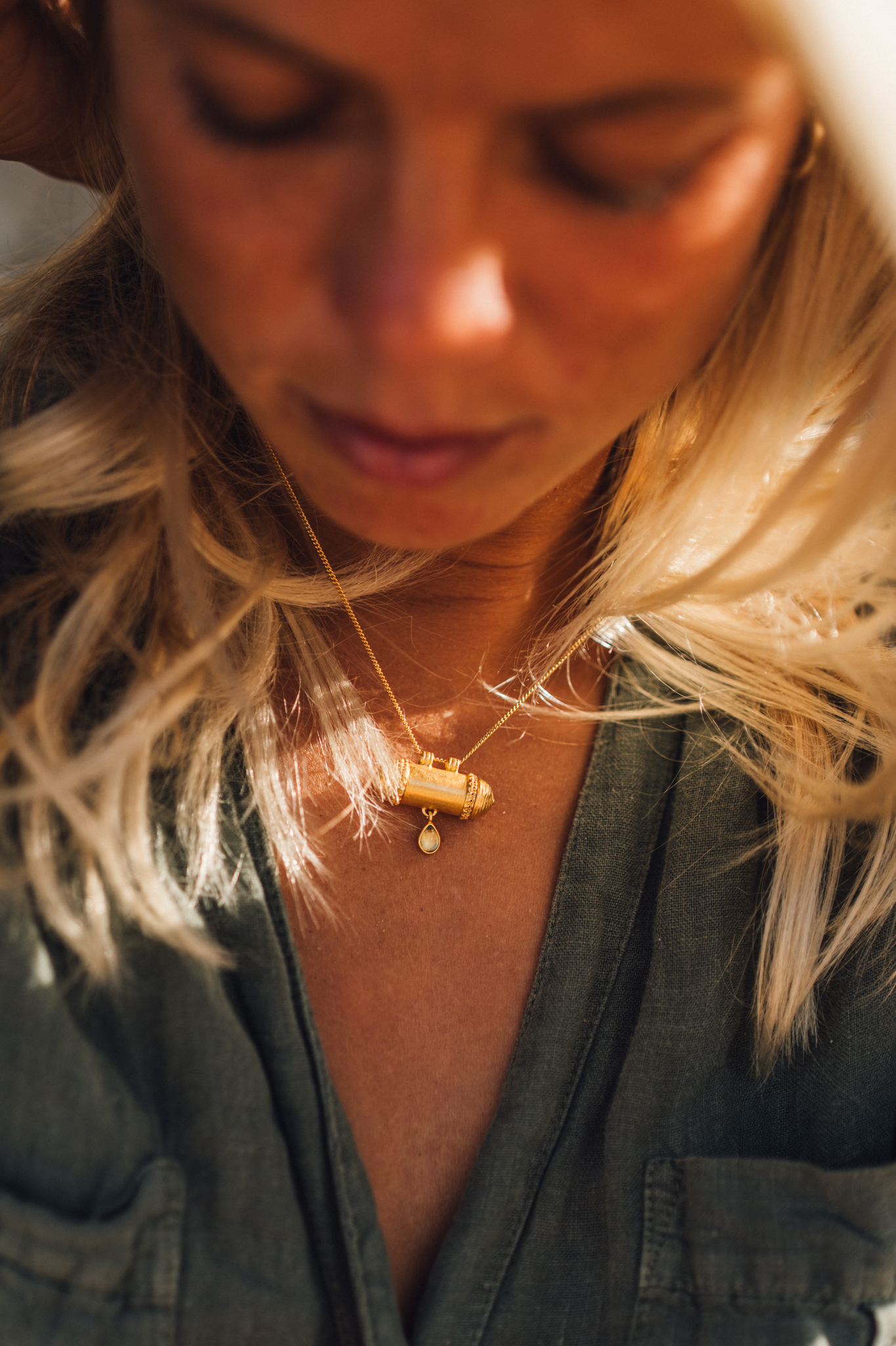 Jewelry photoshoot Portugal – golden hour lifestyle content