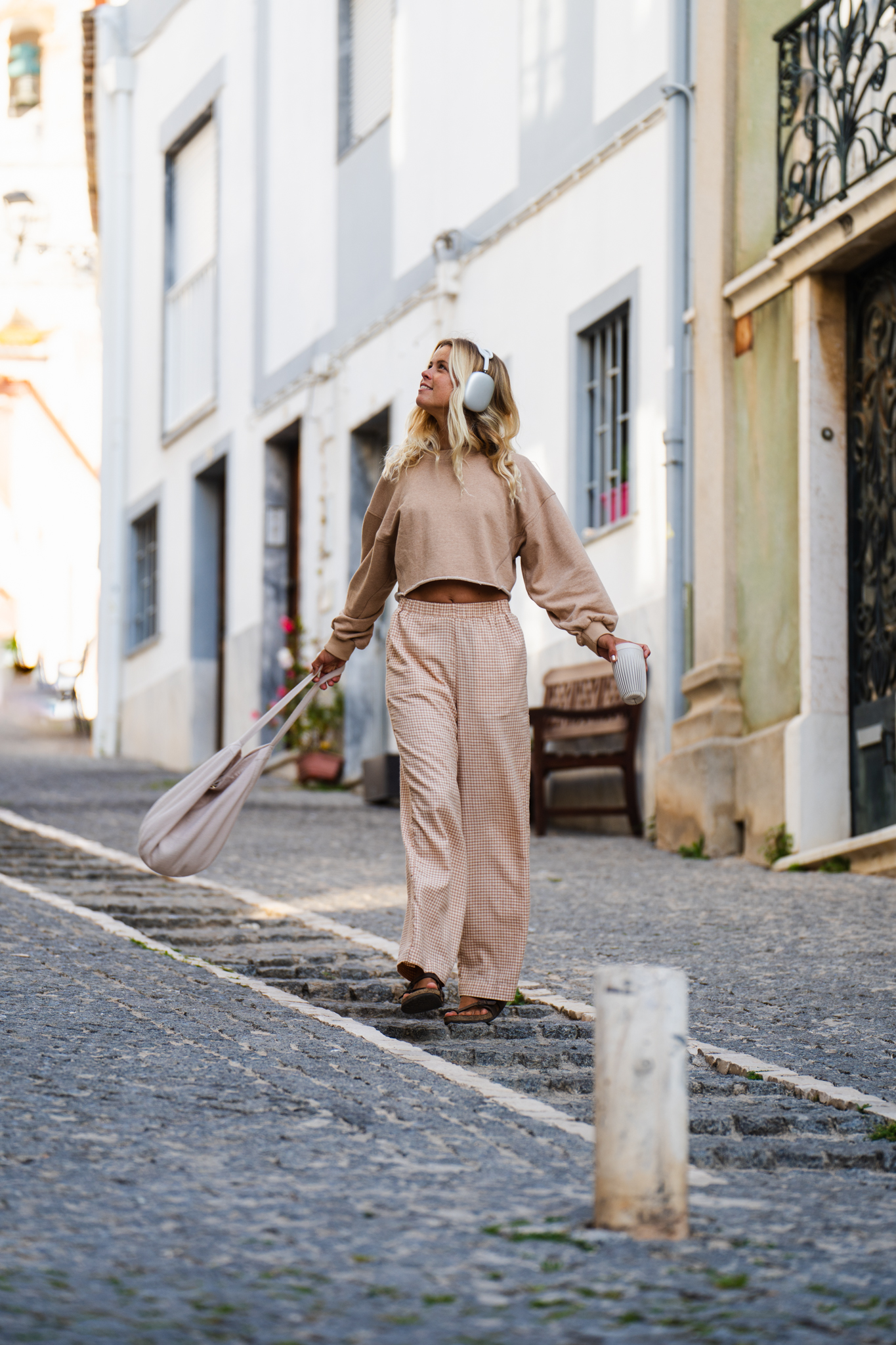 Fashion photoshoot Algarve – summer outfit in coastal town